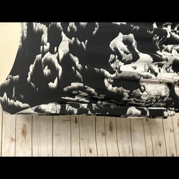 bryn Walker Black and White Abstract Top - Picture 3 of 7